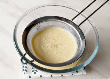 千層蛋糕的新造型,用平底鍋就能做,全新搭配